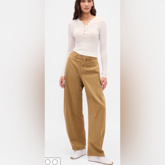 GAP Pants - NWOT- GAP Brown Mid Rise Twill Barrel Trousers, Never worn